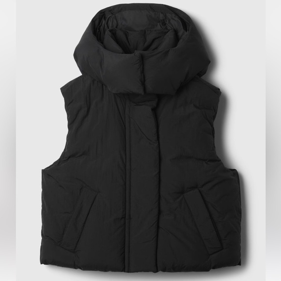 GAP Black Puffer Vest - Picture 2 of 7